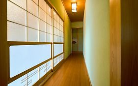 一棟貸切宿 空と家